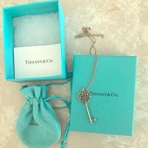 SOLD! Can’t delete 😪